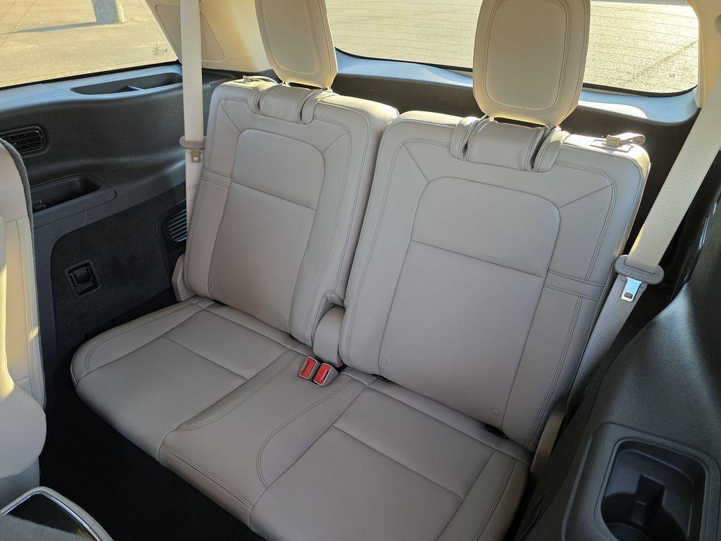 used 2021 Lincoln Aviator car, priced at $41,526