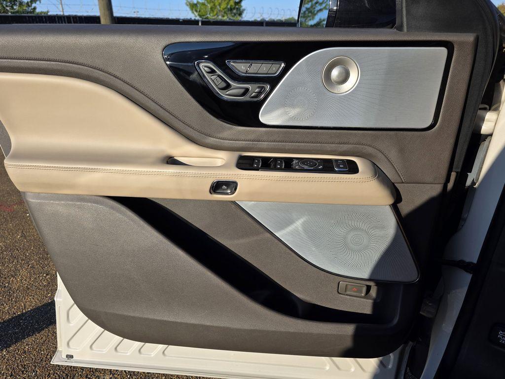 used 2021 Lincoln Aviator car, priced at $41,526