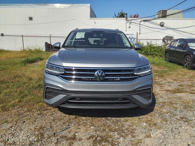 new 2024 Volkswagen Tiguan car, priced at $33,274