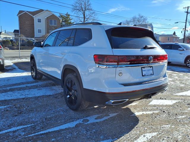 new 2025 Volkswagen Atlas car, priced at $50,122