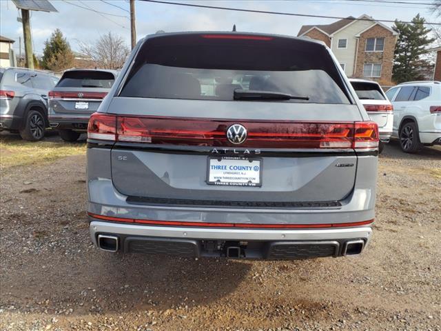 new 2025 Volkswagen Atlas car, priced at $50,711