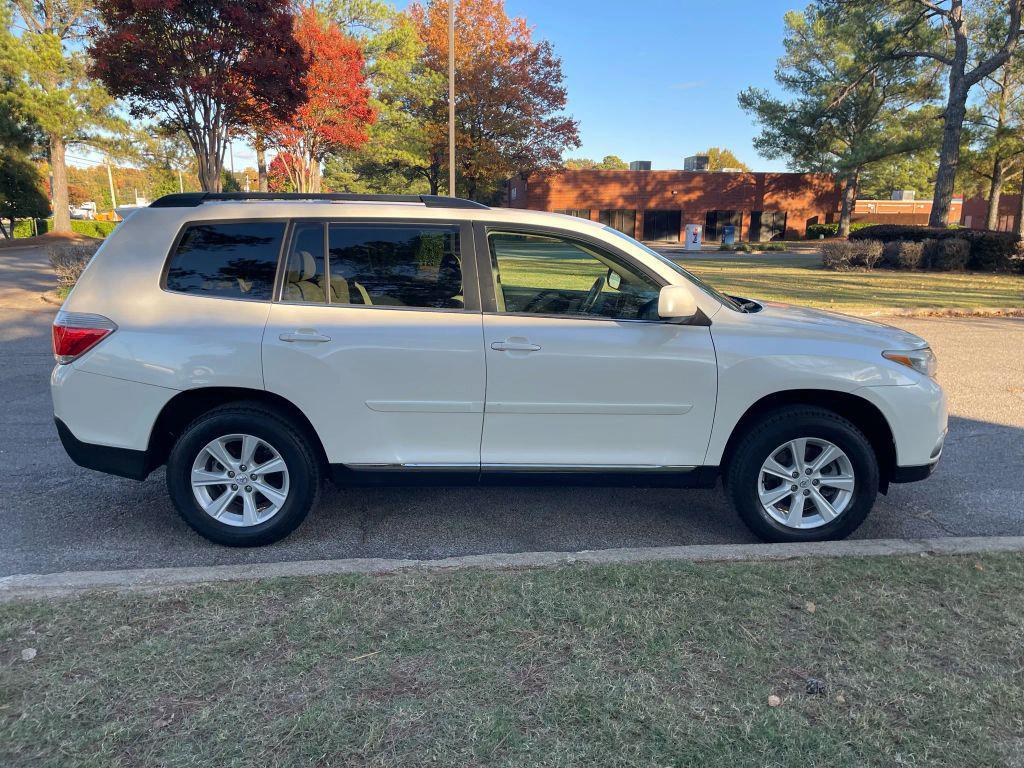 used 2013 Toyota Highlander car, priced at $13,595