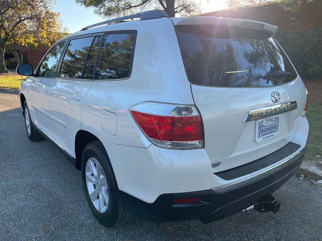 used 2013 Toyota Highlander car, priced at $13,595