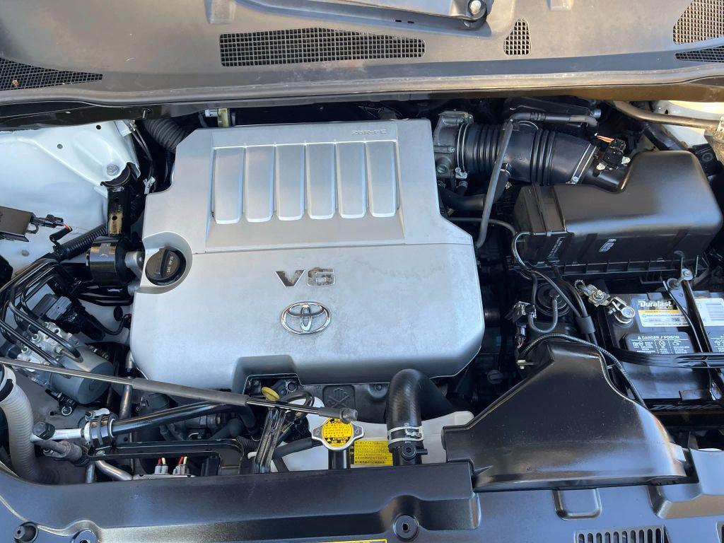 used 2013 Toyota Highlander car, priced at $13,595