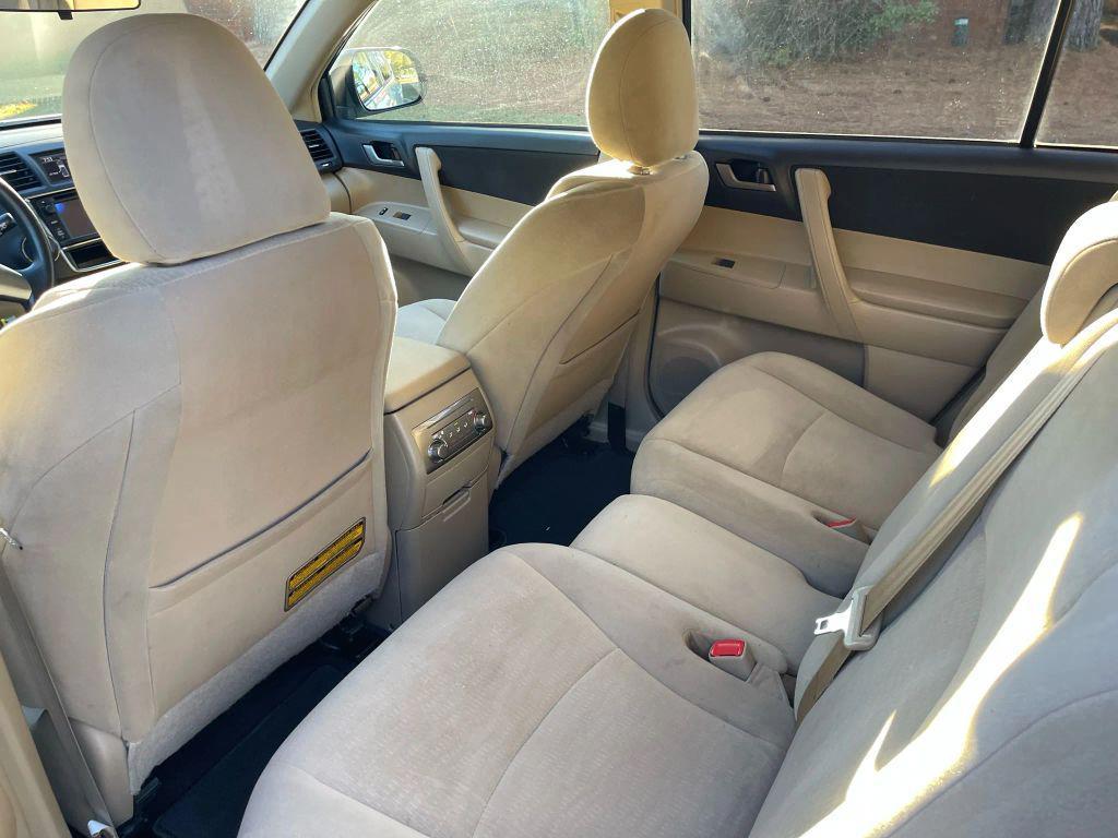 used 2013 Toyota Highlander car, priced at $13,595