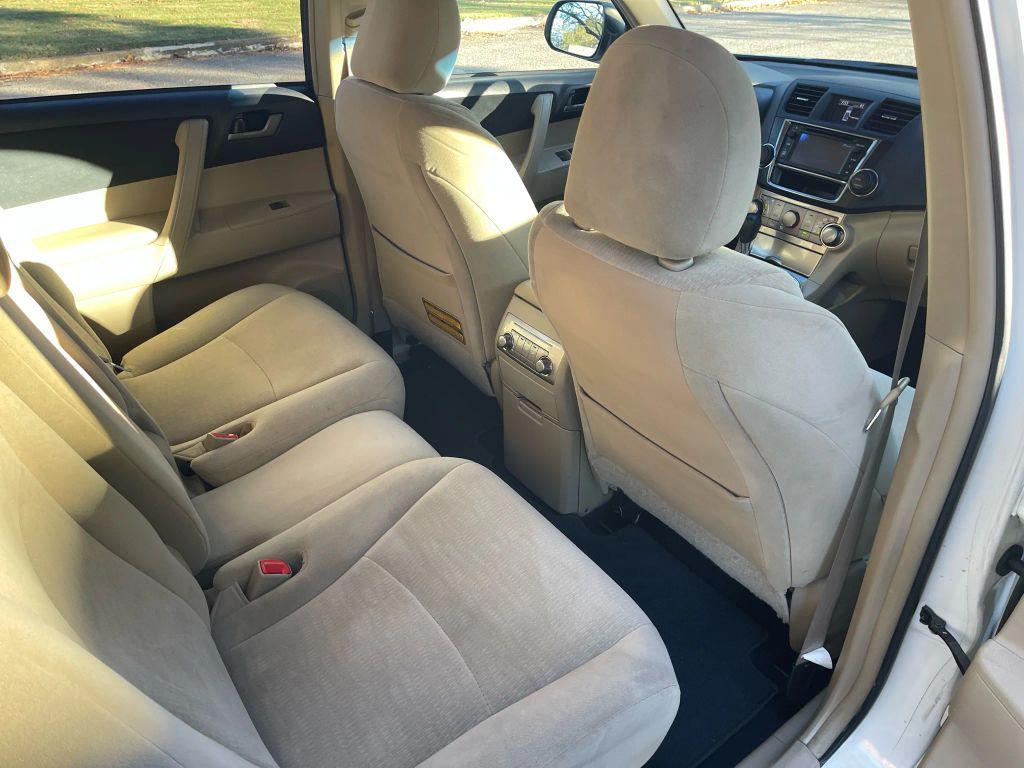 used 2013 Toyota Highlander car, priced at $13,595