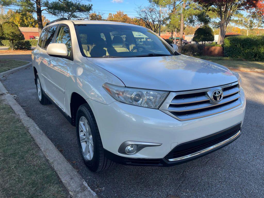used 2013 Toyota Highlander car, priced at $13,595
