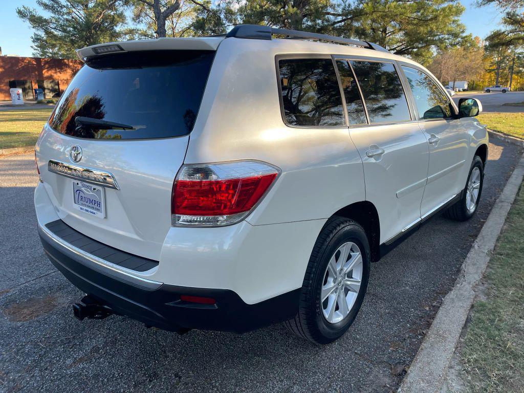 used 2013 Toyota Highlander car, priced at $13,595