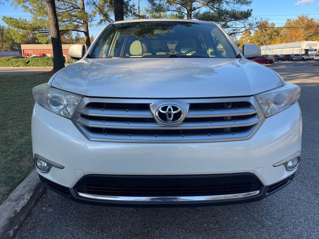 used 2013 Toyota Highlander car, priced at $13,595