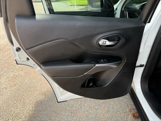 used 2019 Jeep Cherokee car, priced at $11,995