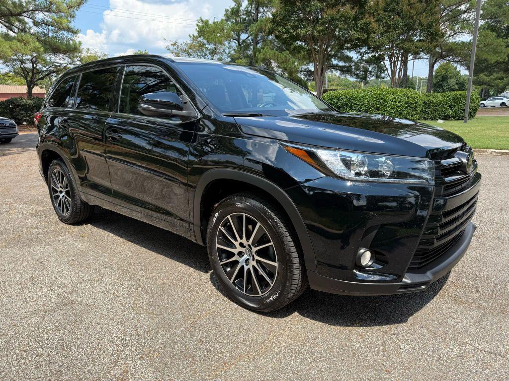 used 2018 Toyota Highlander car, priced at $22,795