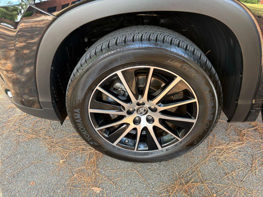 used 2018 Toyota Highlander car, priced at $22,795
