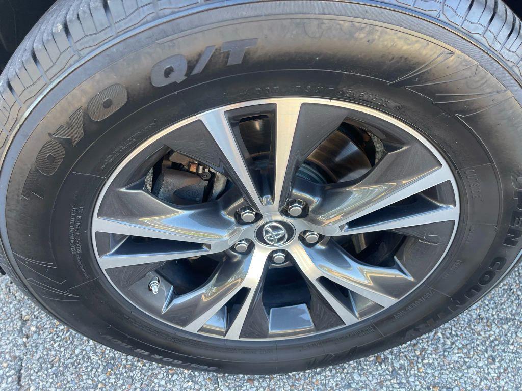 used 2019 Toyota Highlander car, priced at $16,995