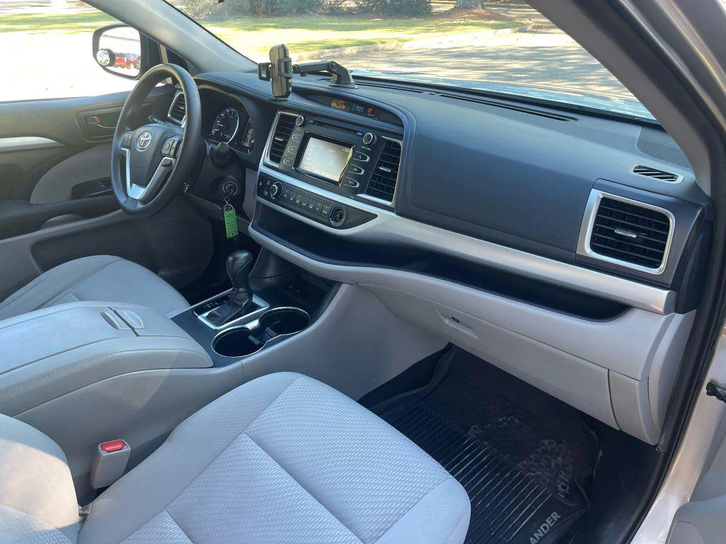 used 2019 Toyota Highlander car, priced at $16,995