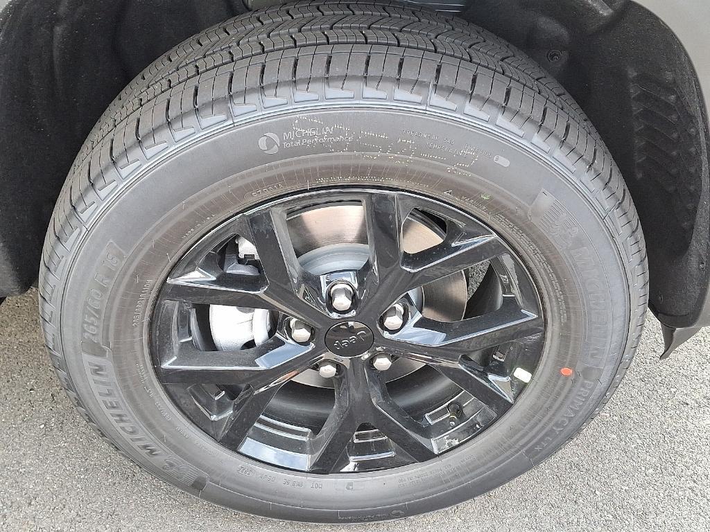 new 2025 Jeep Grand Cherokee car, priced at $40,541