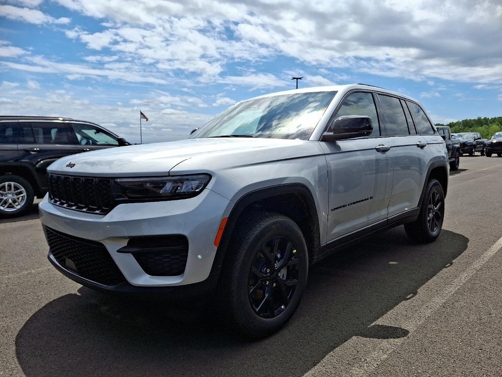 new 2025 Jeep Grand Cherokee car, priced at $38,541