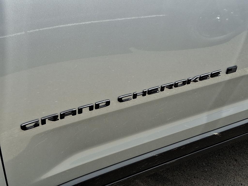 new 2025 Jeep Grand Cherokee car, priced at $38,541
