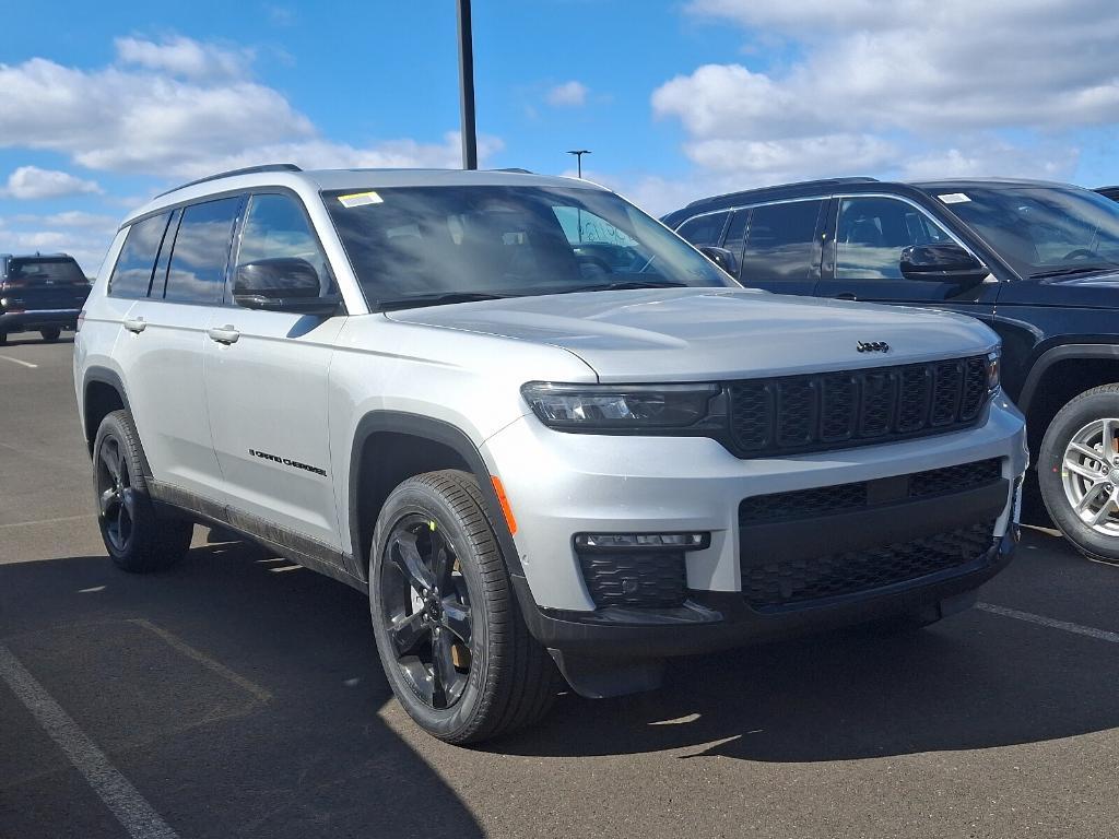 new 2025 Jeep Grand Cherokee L car, priced at $52,391