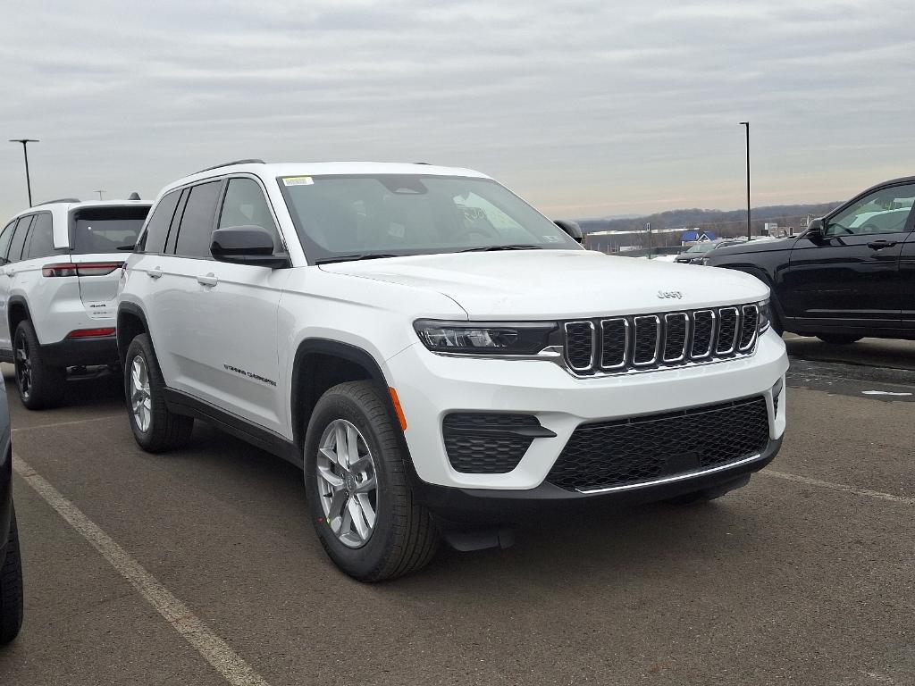 new 2025 Jeep Grand Cherokee car, priced at $37,211