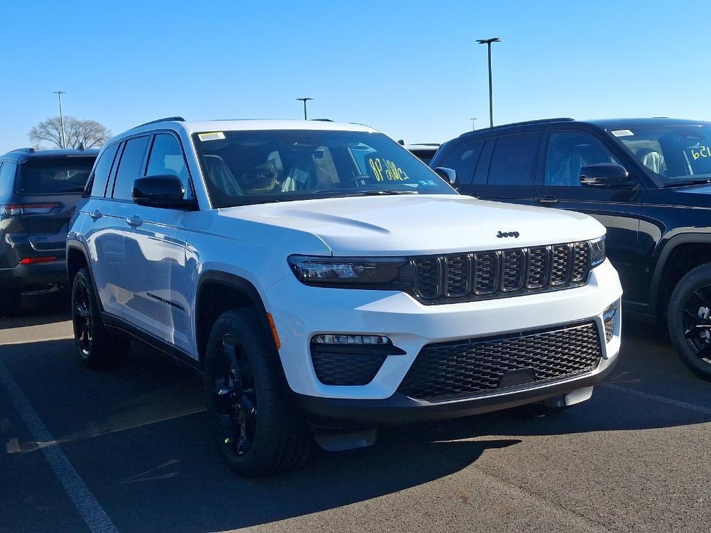 new 2025 Jeep Grand Cherokee car, priced at $50,496