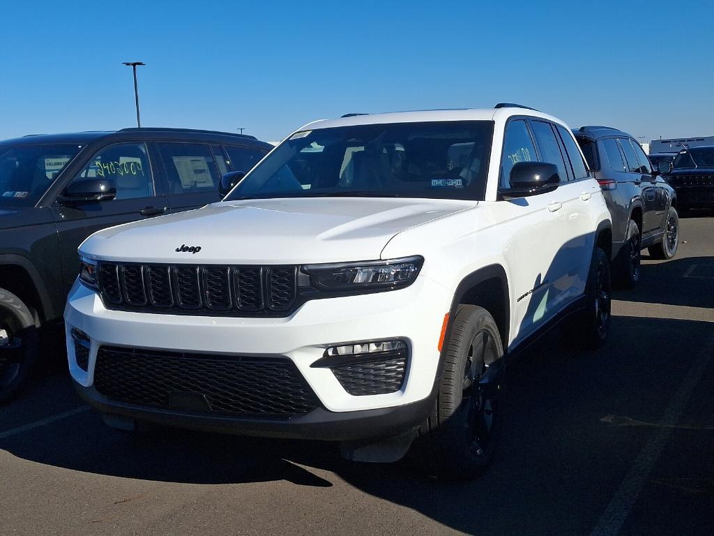 new 2025 Jeep Grand Cherokee car, priced at $50,496