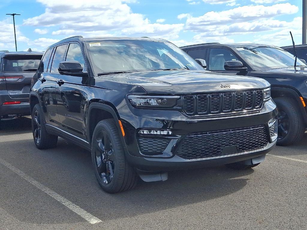 new 2025 Jeep Grand Cherokee car, priced at $46,546
