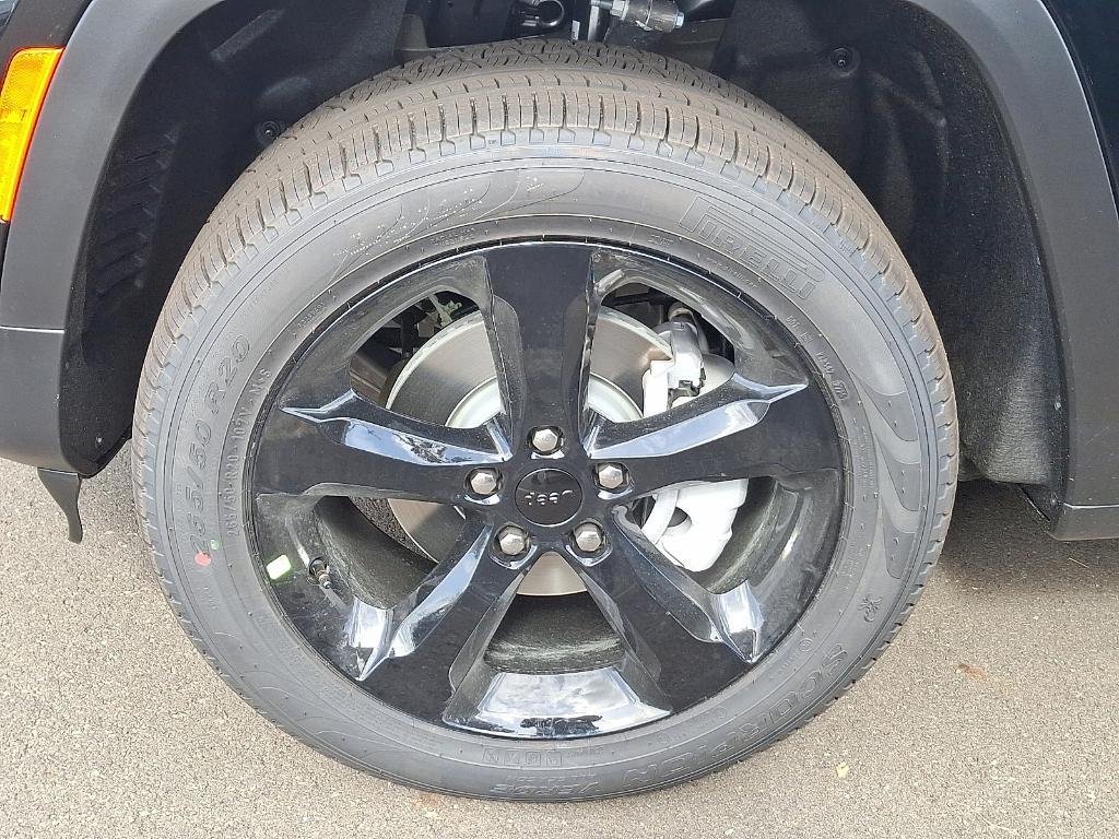 new 2025 Jeep Grand Cherokee car, priced at $46,546