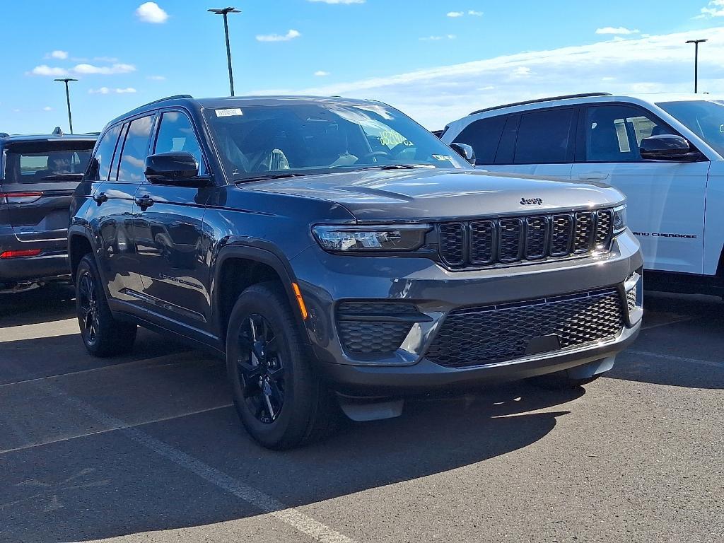 new 2025 Jeep Grand Cherokee car, priced at $40,541