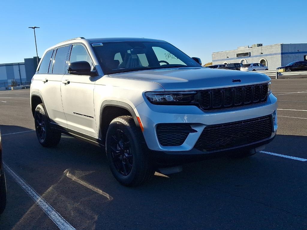 new 2025 Jeep Grand Cherokee car, priced at $40,541