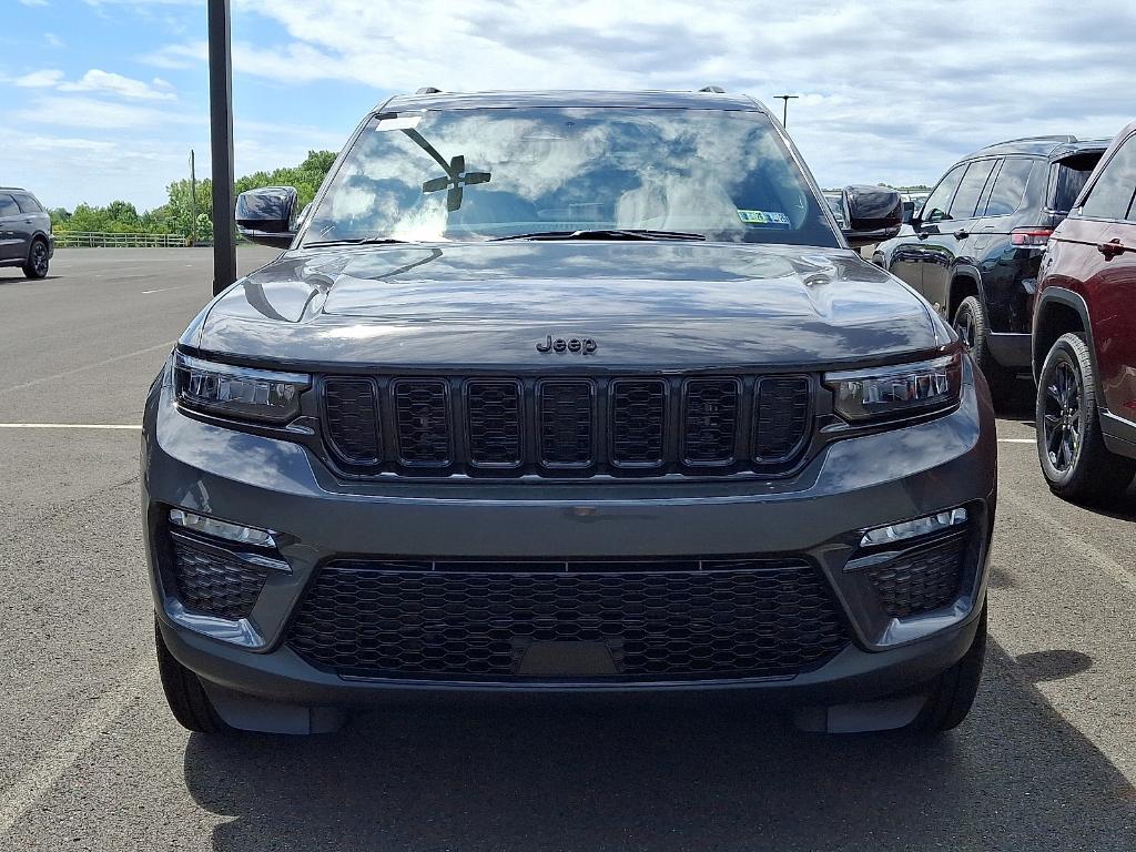 new 2025 Jeep Grand Cherokee car, priced at $44,546