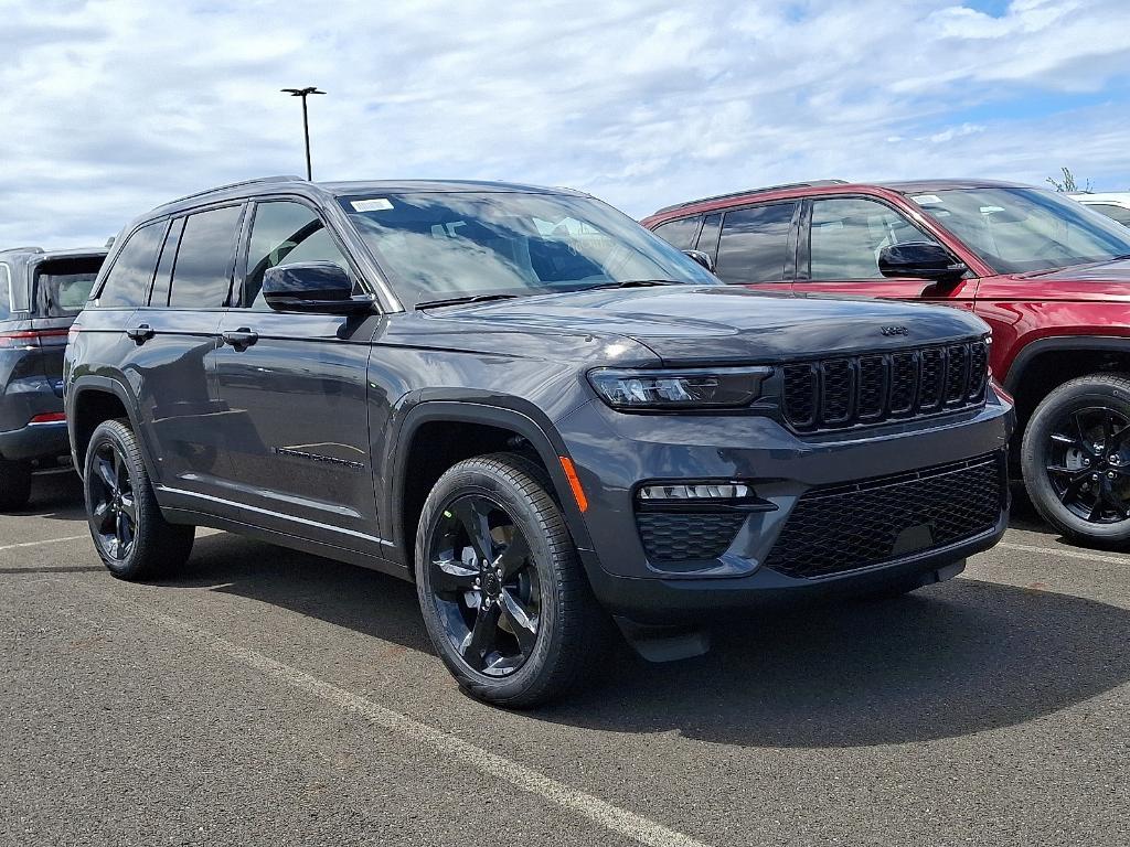 new 2025 Jeep Grand Cherokee car, priced at $44,546