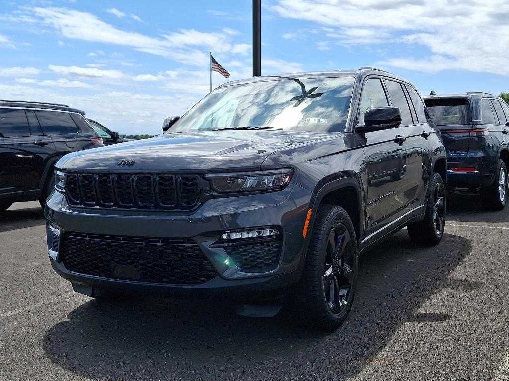 new 2025 Jeep Grand Cherokee car, priced at $44,546