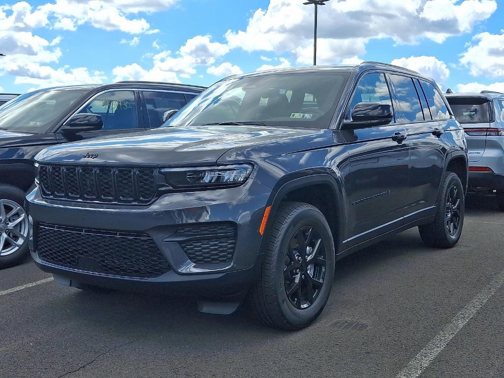 new 2025 Jeep Grand Cherokee car, priced at $38,541