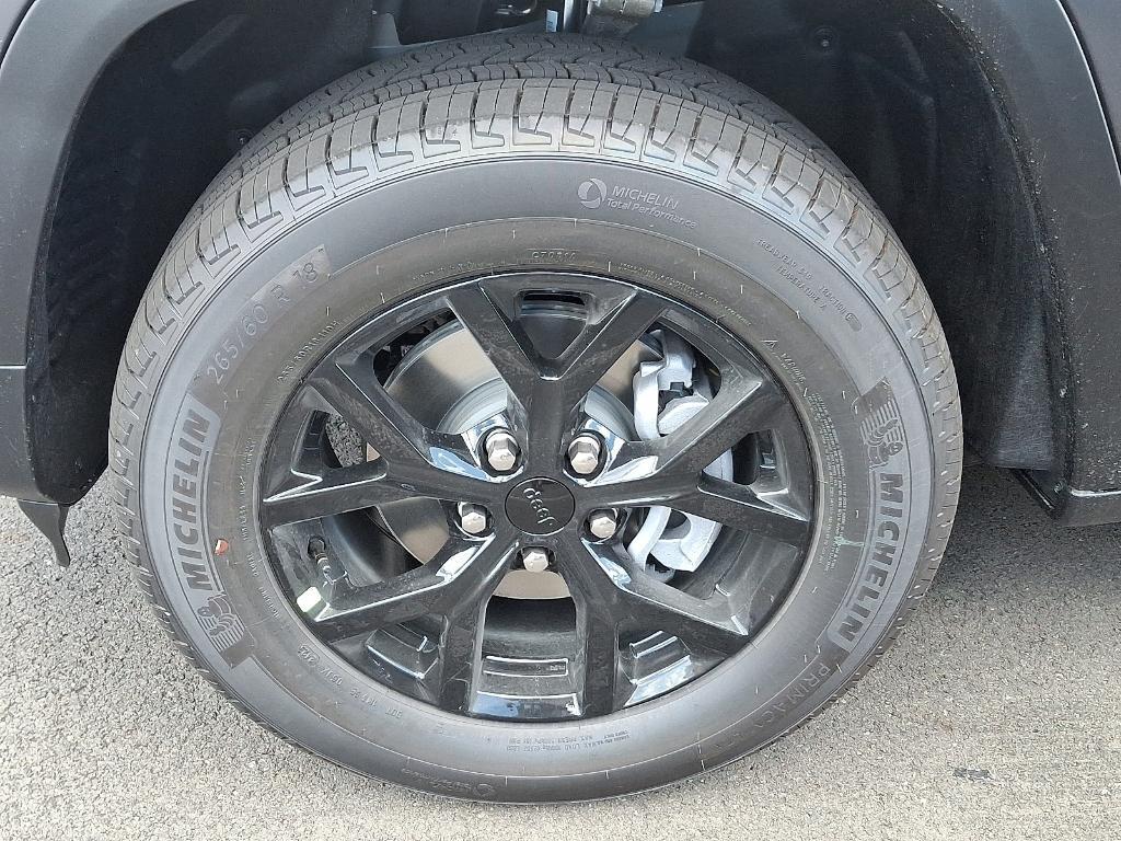 new 2025 Jeep Grand Cherokee car, priced at $38,541