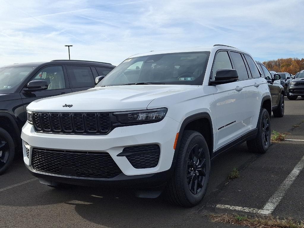 new 2025 Jeep Grand Cherokee car, priced at $39,946