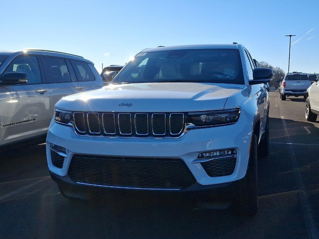 new 2025 Jeep Grand Cherokee car, priced at $53,321