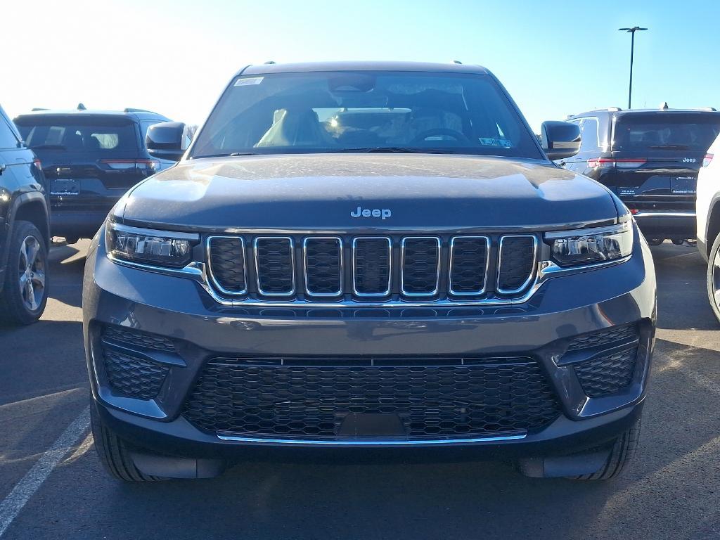 new 2025 Jeep Grand Cherokee car, priced at $37,806