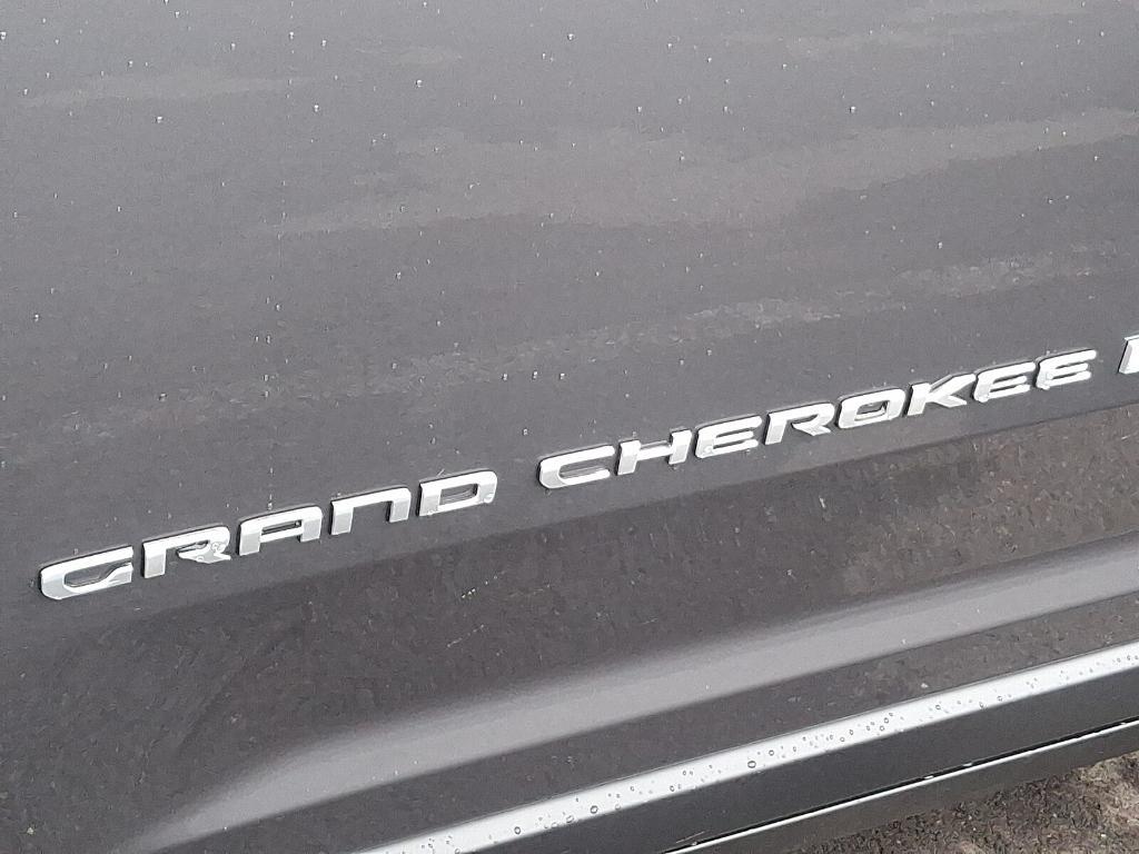 new 2025 Jeep Grand Cherokee car, priced at $39,103