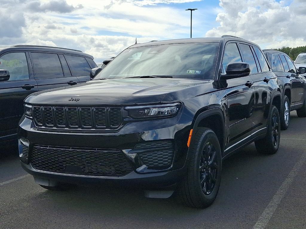 new 2025 Jeep Grand Cherokee car, priced at $40,541