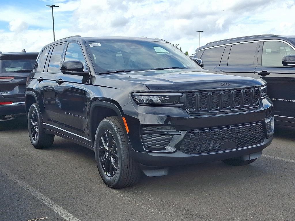 new 2025 Jeep Grand Cherokee car, priced at $40,541