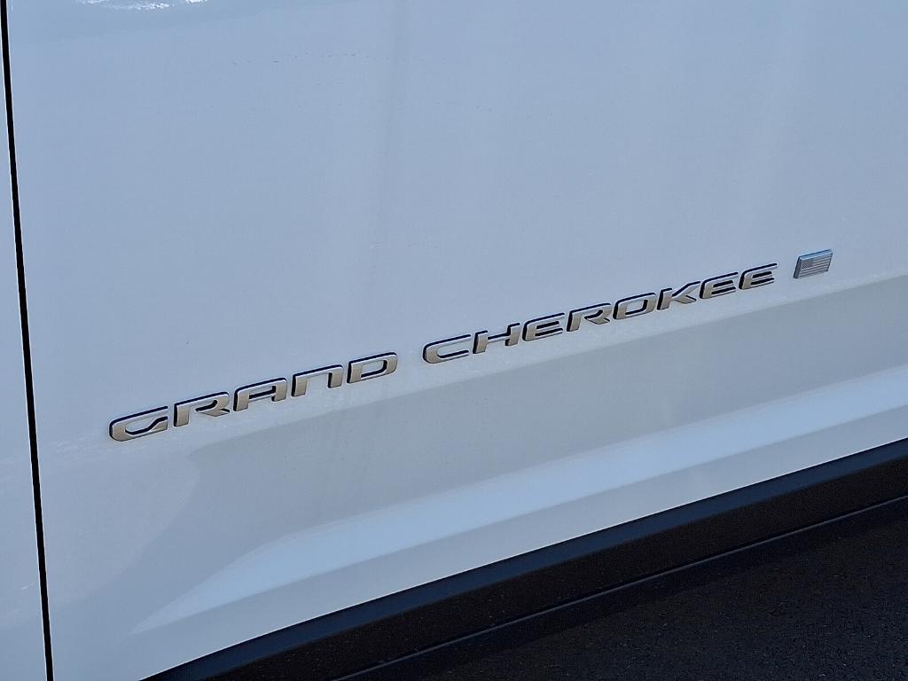 new 2025 Jeep Grand Cherokee L car, priced at $39,144