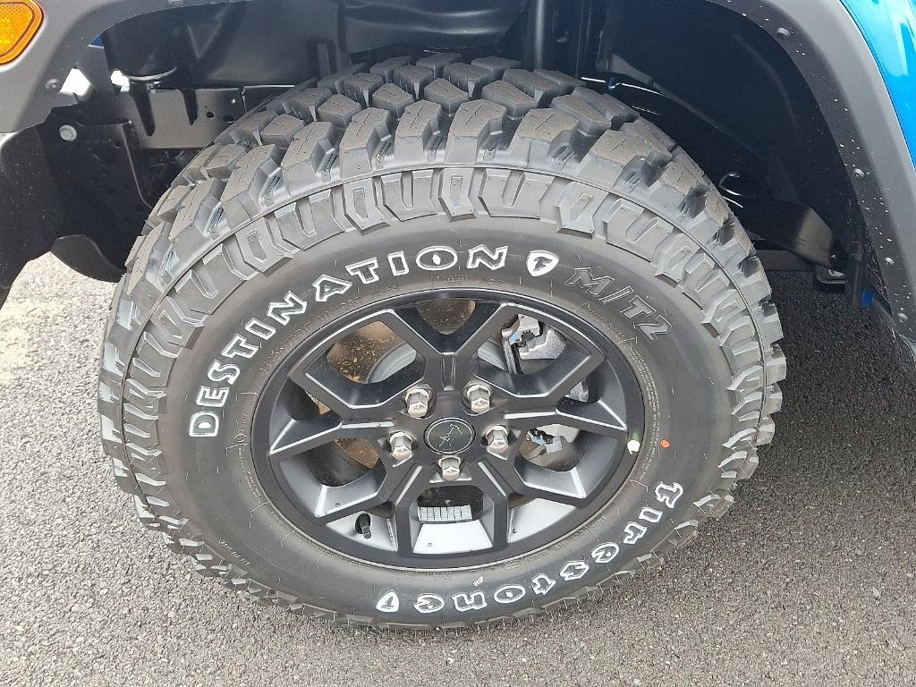 new 2025 Jeep Gladiator car, priced at $42,566