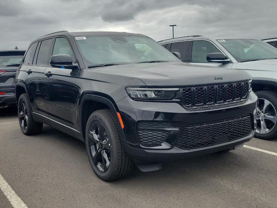 new 2025 Jeep Grand Cherokee car, priced at $47,731