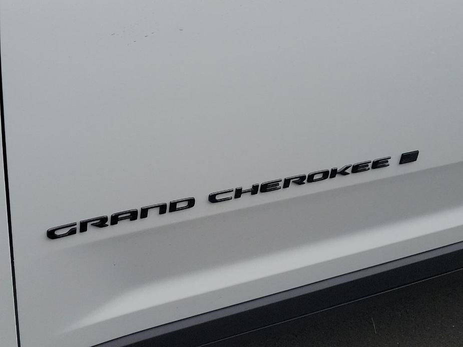 new 2024 Jeep Grand Cherokee car, priced at $43,607