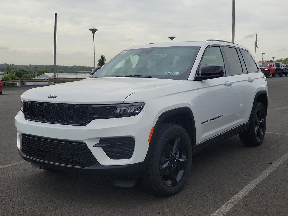 new 2024 Jeep Grand Cherokee car, priced at $43,607