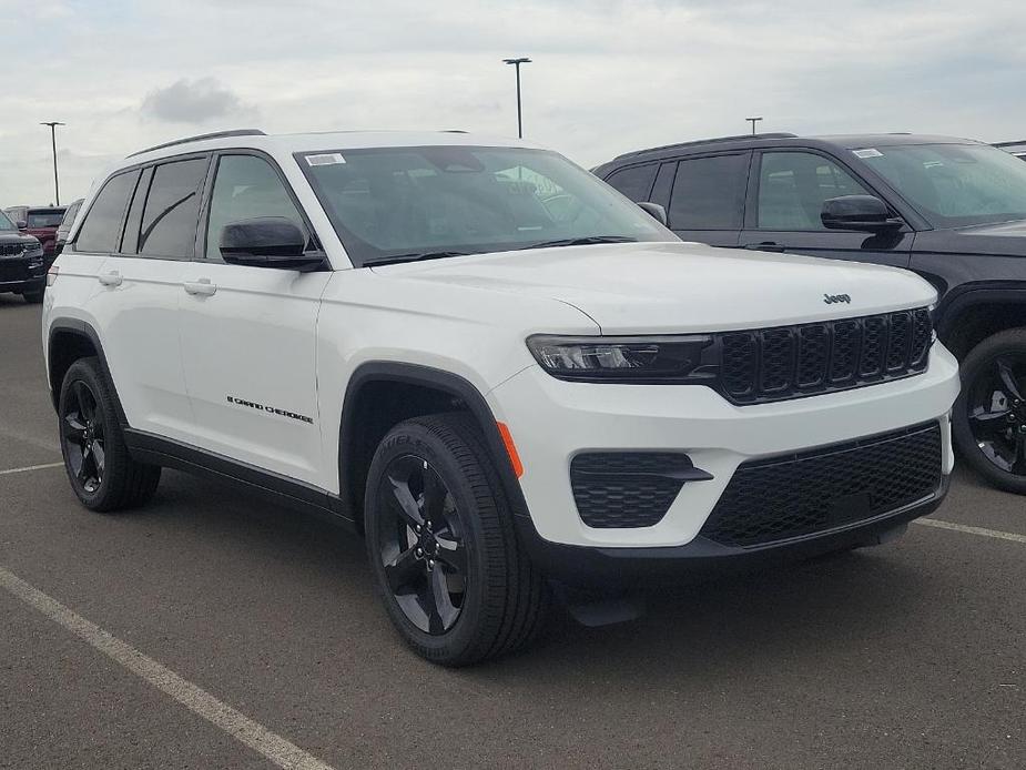 new 2024 Jeep Grand Cherokee car, priced at $43,607