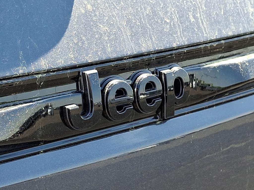 new 2025 Jeep Grand Cherokee car, priced at $44,006