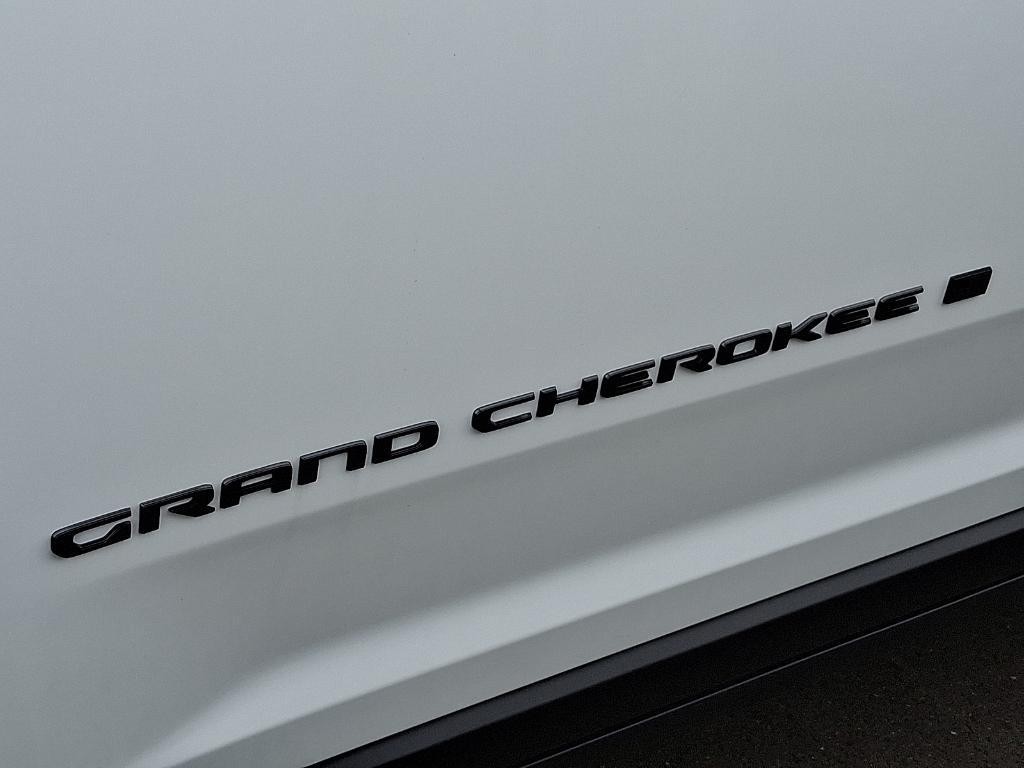 new 2025 Jeep Grand Cherokee car, priced at $46,951