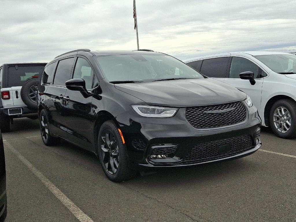 new 2026 Chrysler Pacifica car, priced at $42,995