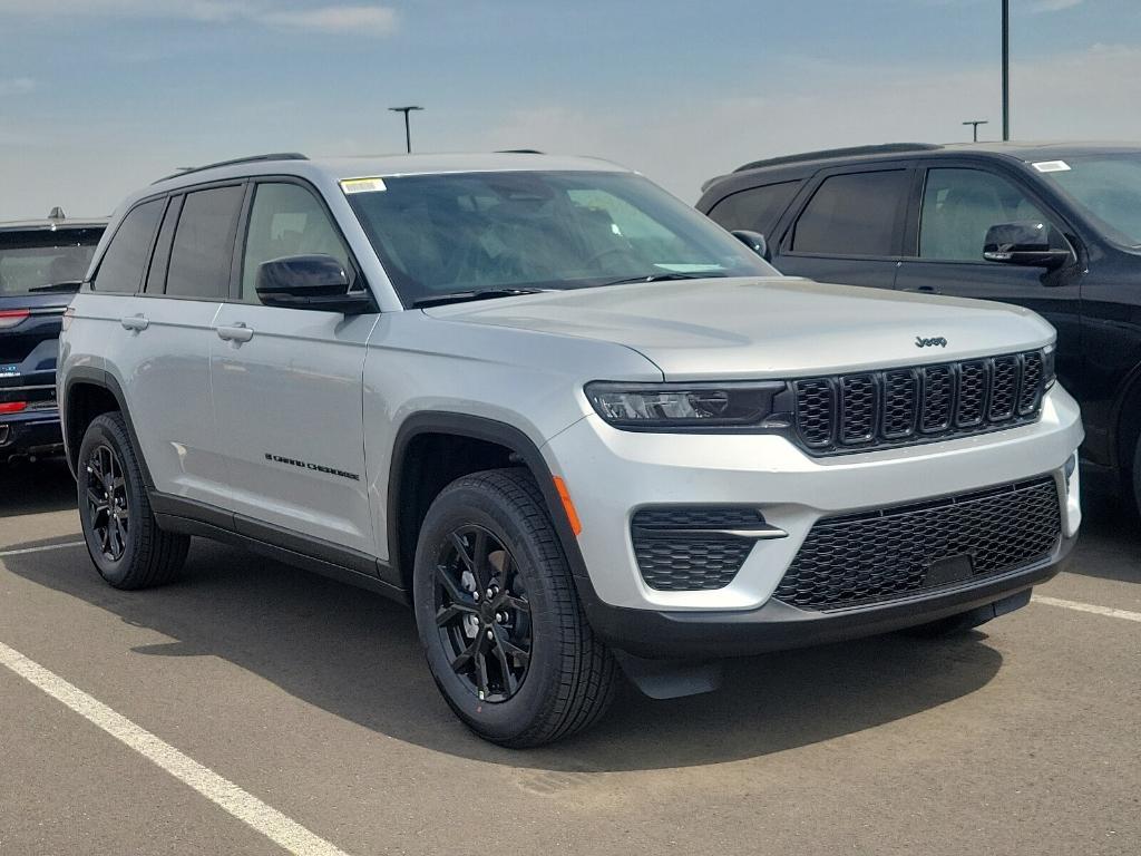 new 2024 Jeep Grand Cherokee car, priced at $41,557